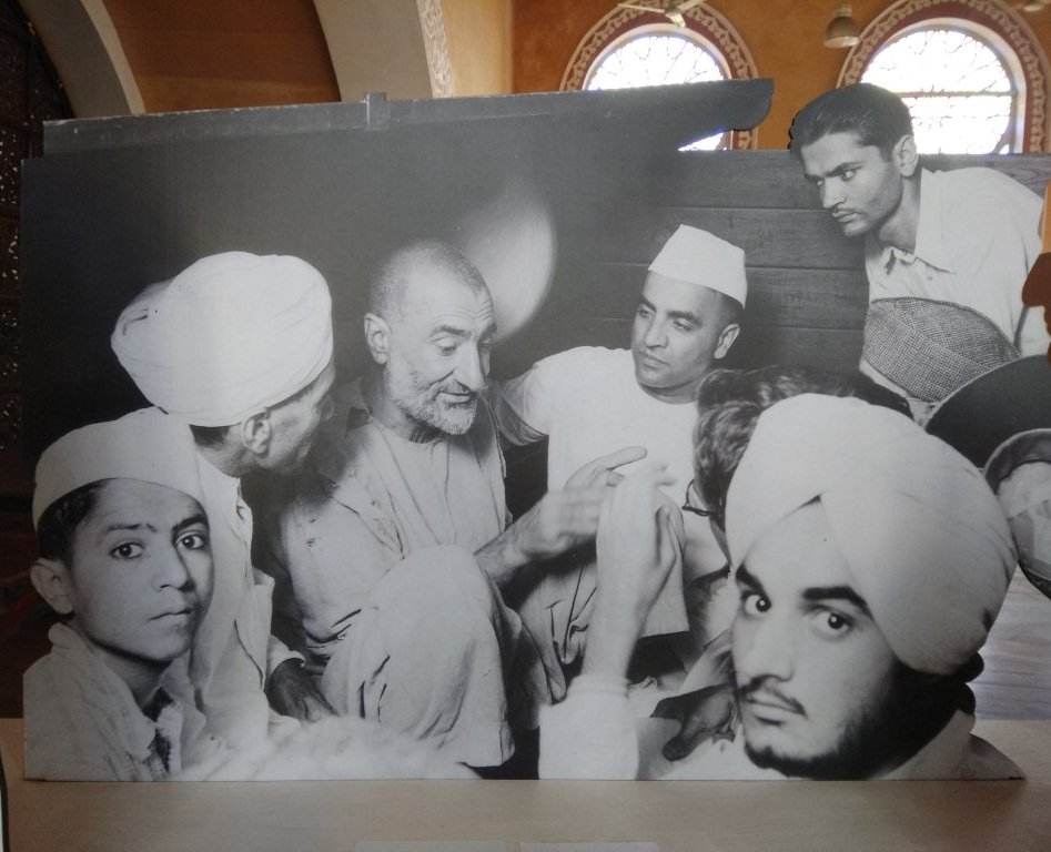 A section of the photo sequence that shows Abdul Gaffer Khan (Frontier Gandhi)